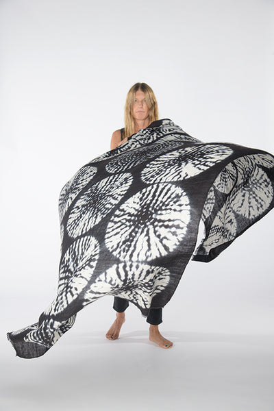 UNI KALAGAI THROW